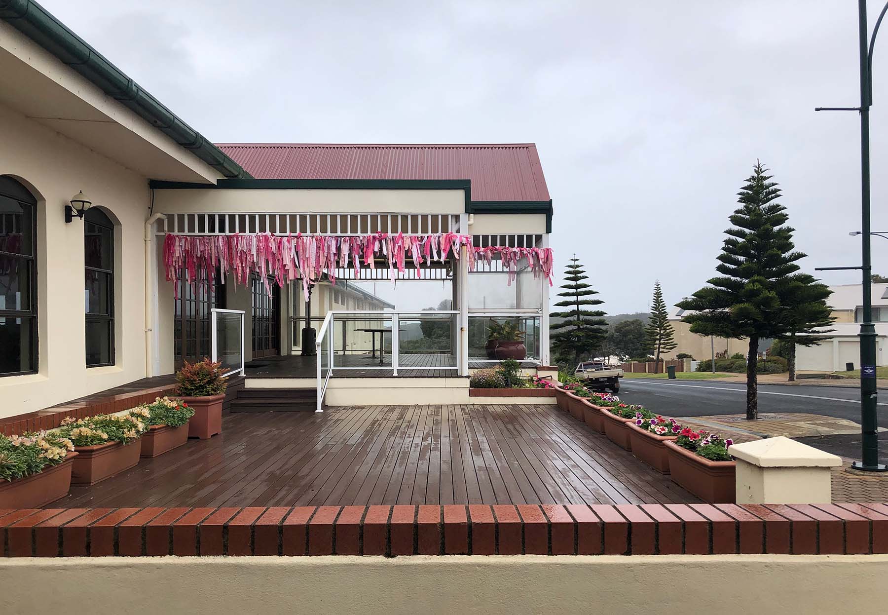 augusta-hotel-bar-events-and-functions-exterior-porch