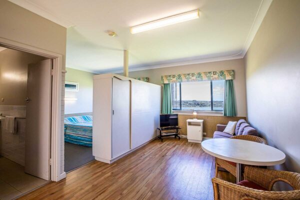 AH-13-RIVERSIDE-STUDIO