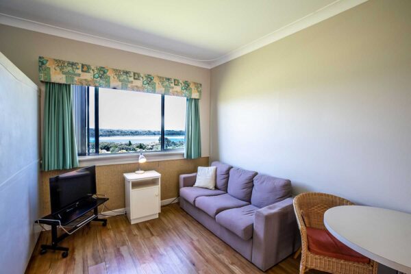 AH-14-RIVERSIDE-STUDIO