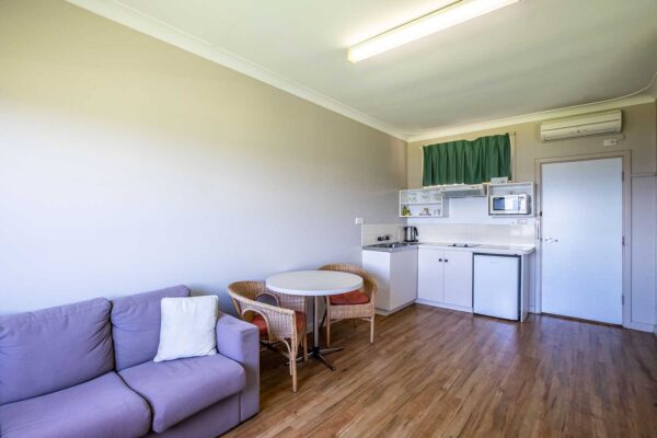 AH-16-RIVERSIDE-STUDIO